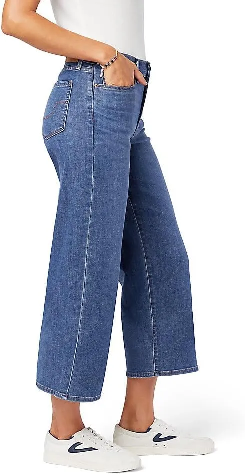 Levi Strauss Signature Gold Women's Mid Rise Wide Leg Capri (Also Available in Plus Size)
