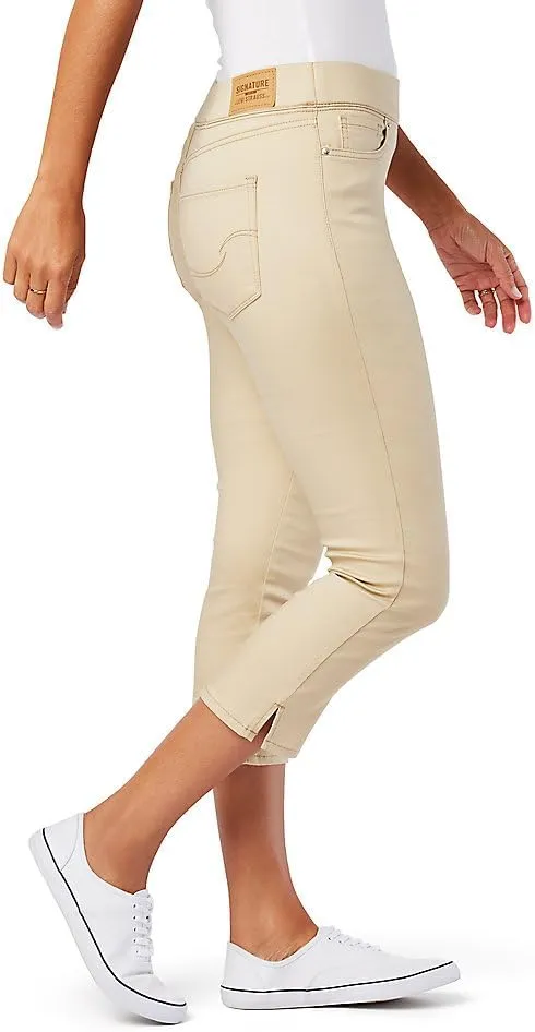 Levi Strauss Signature Gold Women's Totally Shaping Pull on Capri (Available in Plus Size)