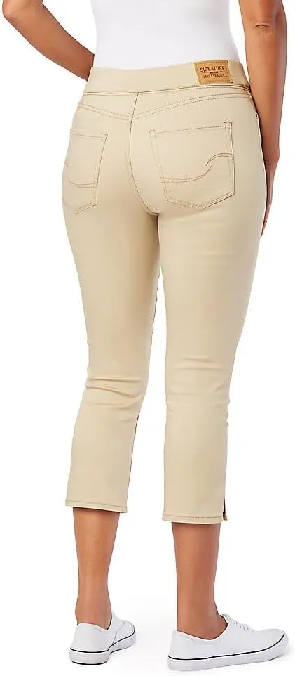 Levi Strauss Signature Gold Women's Totally Shaping Pull on Capri (Available in Plus Size)
