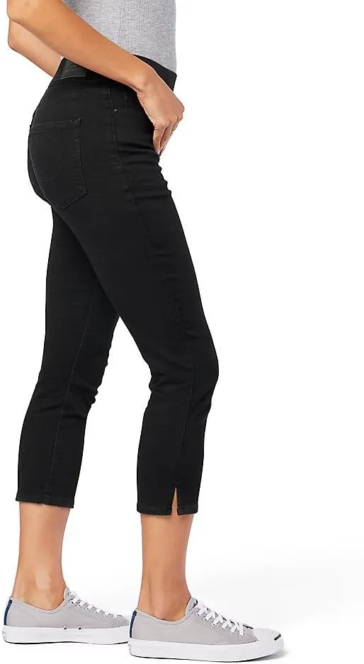 Levi Strauss Signature Gold Women's Totally Shaping Pull on Capri (Available in Plus Size)