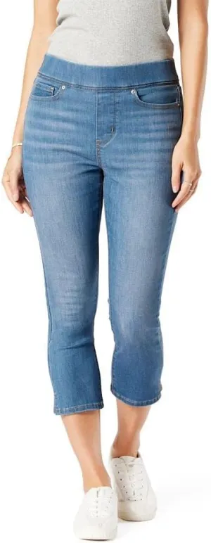 Levi Strauss Signature Gold Women's Totally Shaping Pull on Capri (Available in Plus Size)