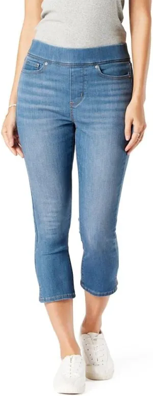 Levi Strauss Signature Gold Women's Totally Shaping Pull on Capri (Available in Plus Size)