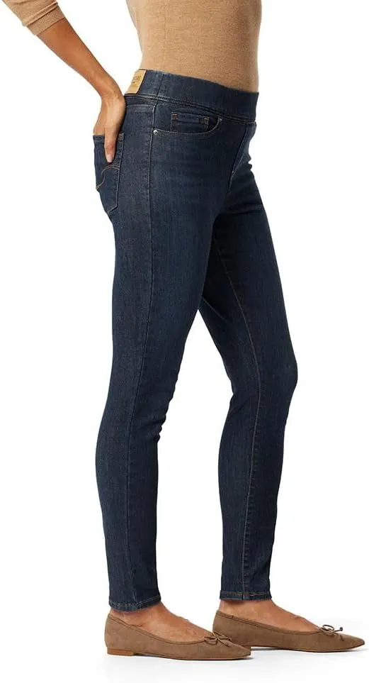 Levi Strauss Signature Gold Women's Totally Shaping Pull-on Skinny Jeans (Available in Plus Size)